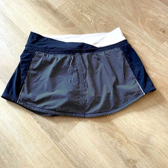 Dresses & Skirts - Lululemon Skirt 6-2 